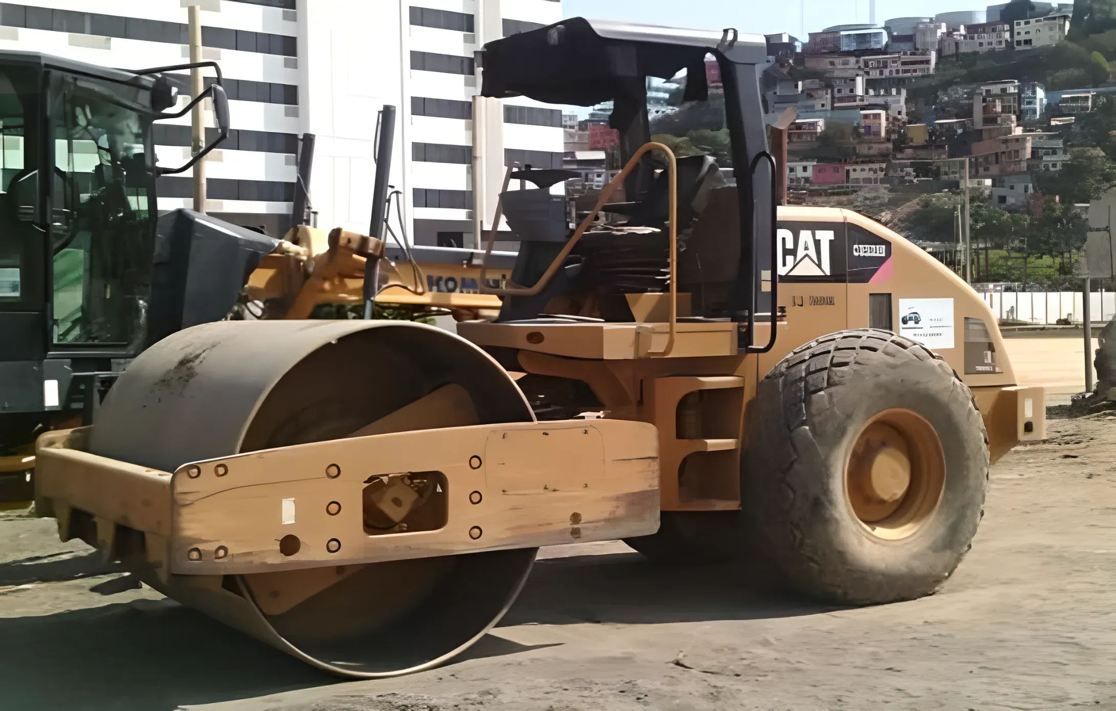 Rodillo CAT CS-533E